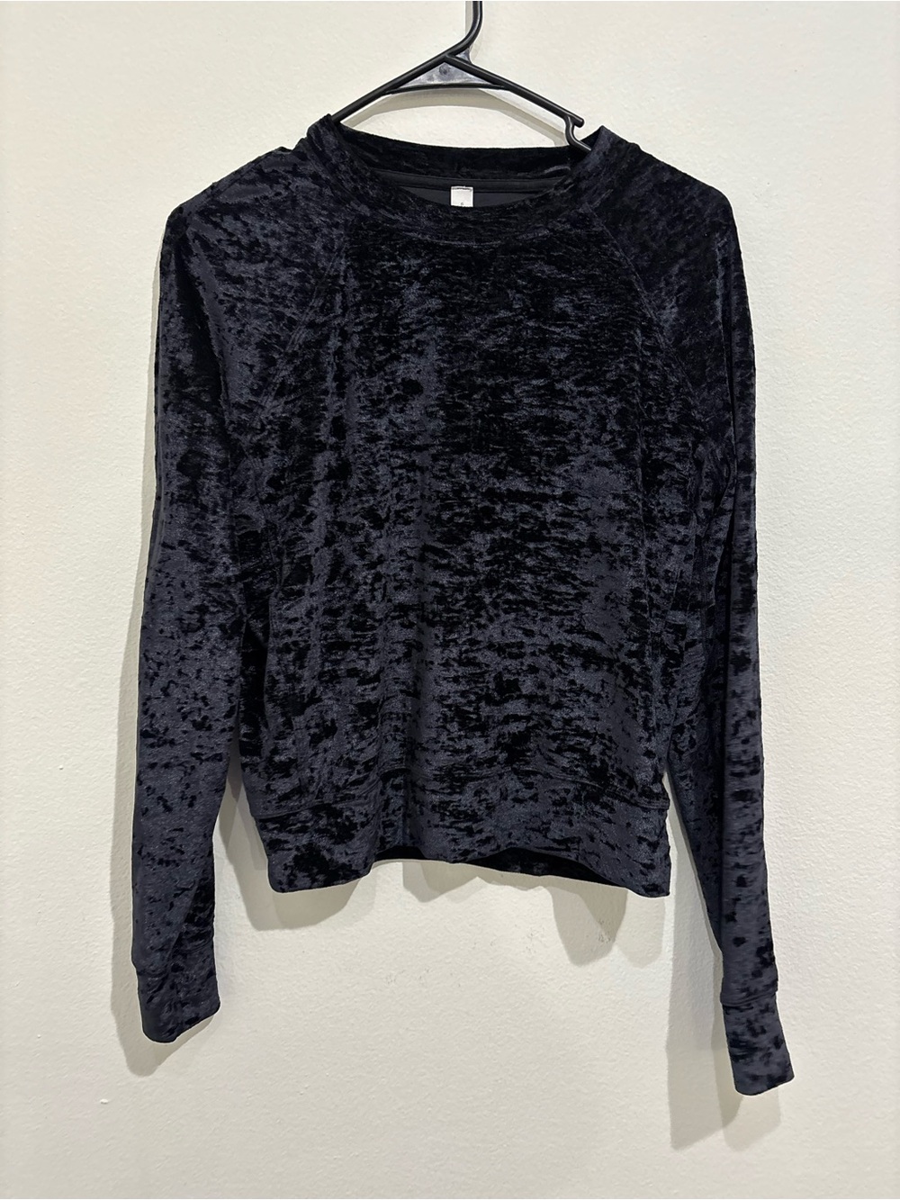 Lululemon Velvet Long Sleeve Size 6